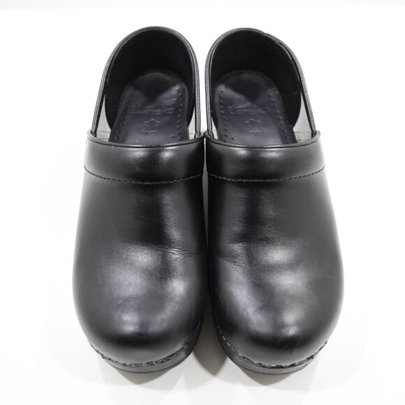 Dansko Professional Black Leather Slip Resistant Work Clogs - 7.5/EU 38. Scuffs - Picture 6 of 7